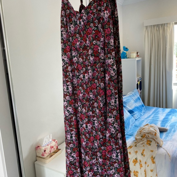 Sportsgirl flowers dress - Picture 2 of 2